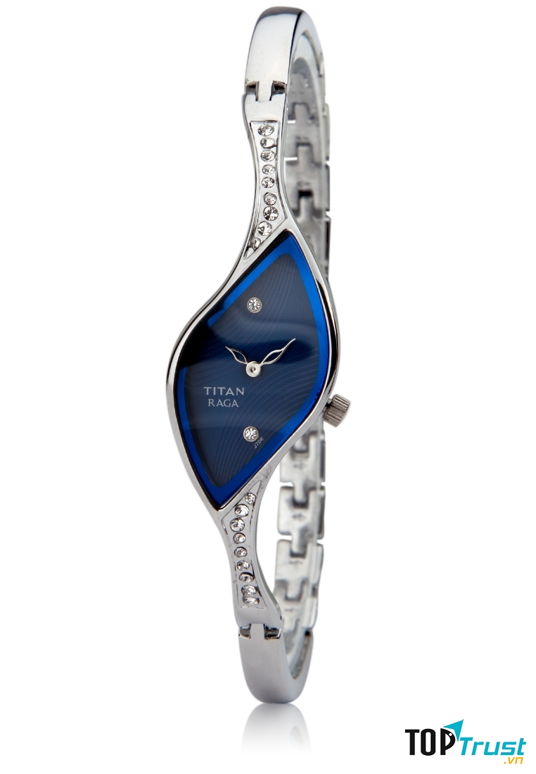 Nếu bạn định mua tặng Nhân Mã một chiếc đồng hồ thì nên chọn những chiếc có thiết kế màu sắc lạ mắt như chiếc Titan 9710SM01.