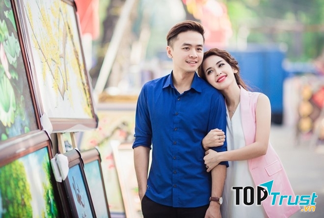 Cùng đi du lịch hoặc đi dạo là món quà ngọt ngào cho nửa kia