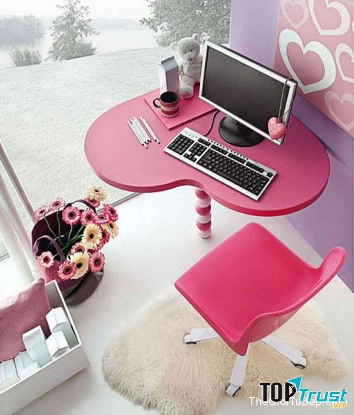 Phòng làm việc của Song Ngư nên có hoa tươi màu hồng