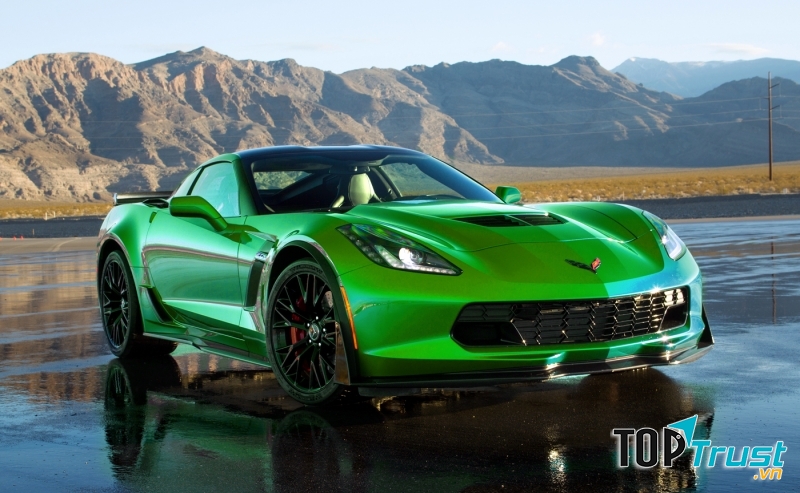 Chiếc xe Chevrolet Corvette màu xanh lá cây hợp phong thủy với  Song Tử