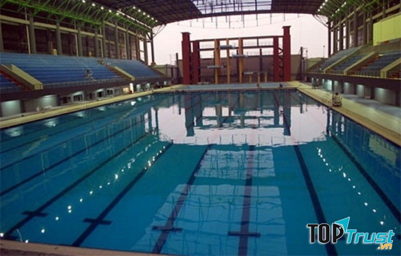 Bể bơi tại cung thể thao dưới nước được chia làm các làn khác nhau