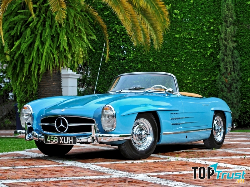 Mercedes SL Roadster màu xanh da trời
