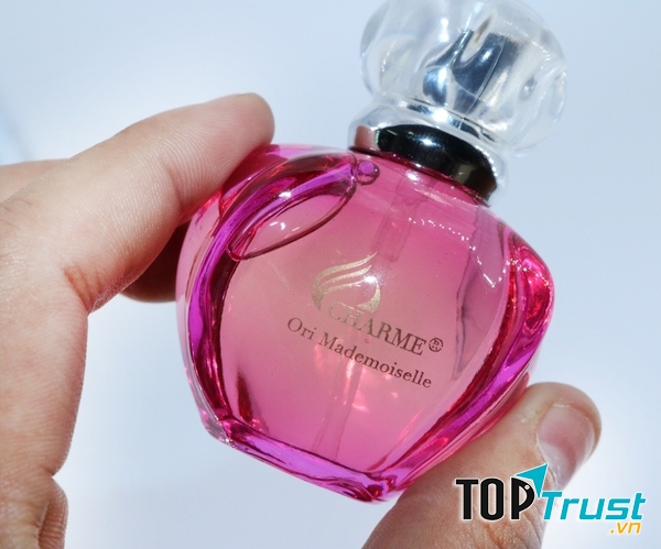 Charme Ori Mademoiselle sản xuất từ hương hoa cỏ, trái cây giúp Thiên Bình vừa thể hiện sự sang trọng, lôi cuốn, vừa tinh tế, cuốn hút mọi ánh nhìn.