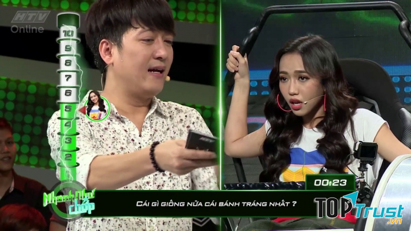 Cùng xem 1 chương trình truyền hình