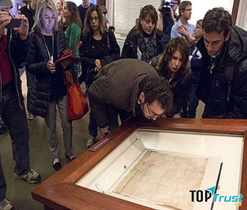 Chiêm ngưỡng Đại Hiến chương tại viên bảo tàng