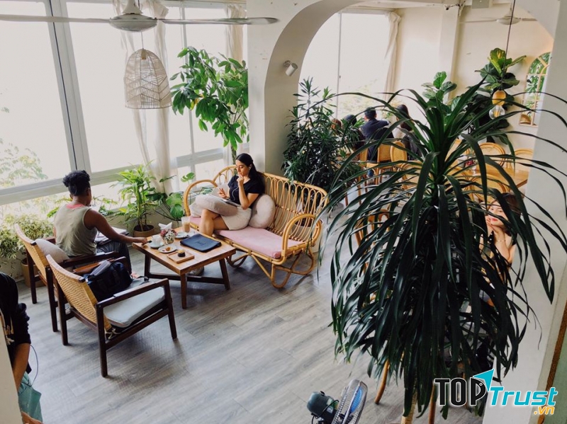 Cup Of Tea Cafe & Bistro