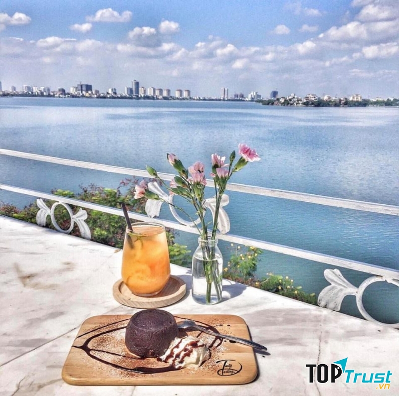 View siêu đẹp trên tầng 3 của Cup of tea coffee & bistro