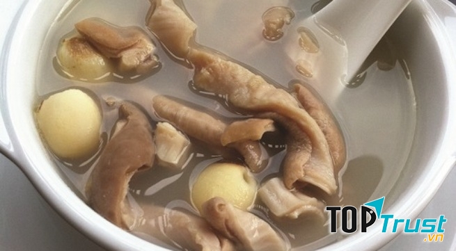 Bao tử hầm hạt sen ngon, bổ dưỡng, vừa dễ chế biến, vừa tốt cho sức khỏe phụ nữ sau sinh.