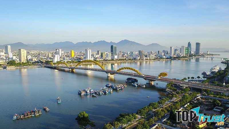 Cầu Rồng nhìn từ trên cao