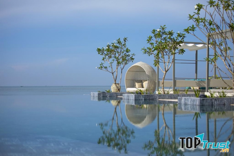 ﻿Bạn có thể tham khảo một số khu nghỉ dưỡng, khách sạn có dịch vụ tổ chức đám cưới bên bờ biển