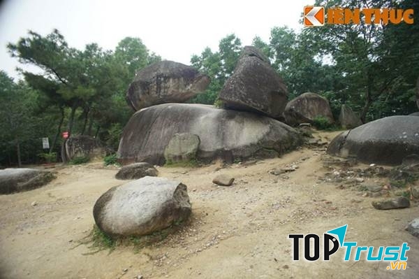 Đá Ông Bà Chồng