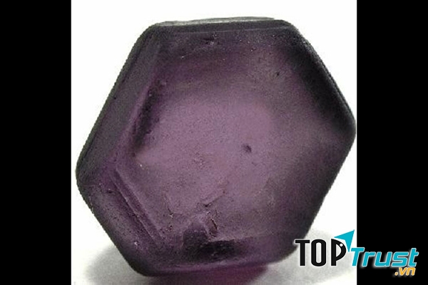 Đá quý Taaffeite: 20.000 USD/gram (423,5 triệu VNĐ/gram)
