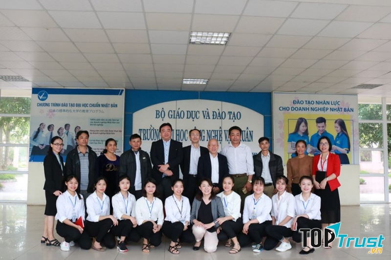 Đại học Công nghệ Vạn Xuân