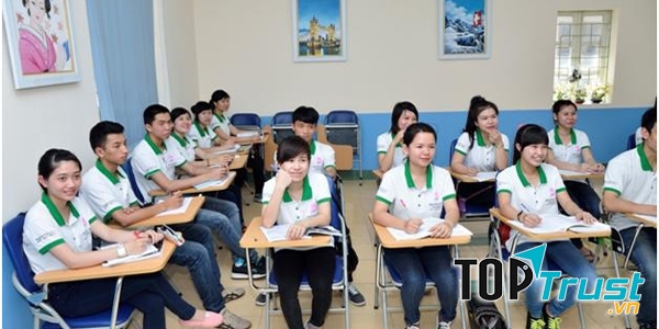 Sinh viên Đại học Đông Đô