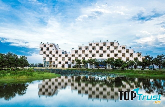 Khuôn viên đáng mơ ước tại FPT