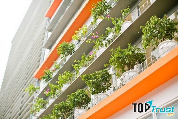 Khuôn viên Ký túc xá xanh, sạch, đẹp