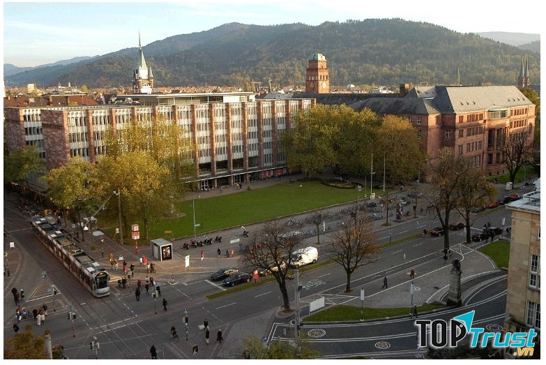 Campus chính của Đại học Freiburg