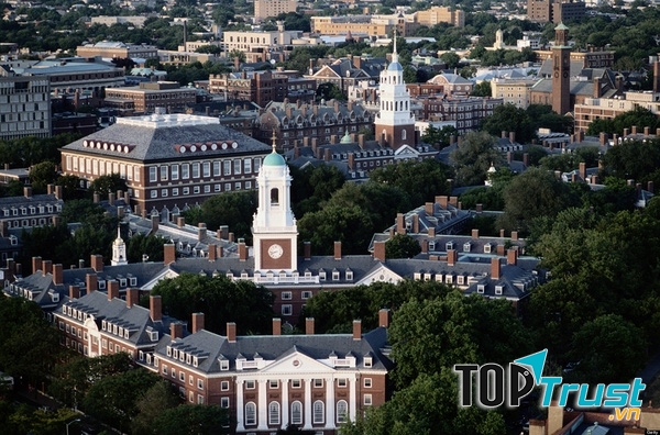 Harvard là một trường đại học lâu đời, rộng lớn và đẹp nhất tại nước Mỹ
