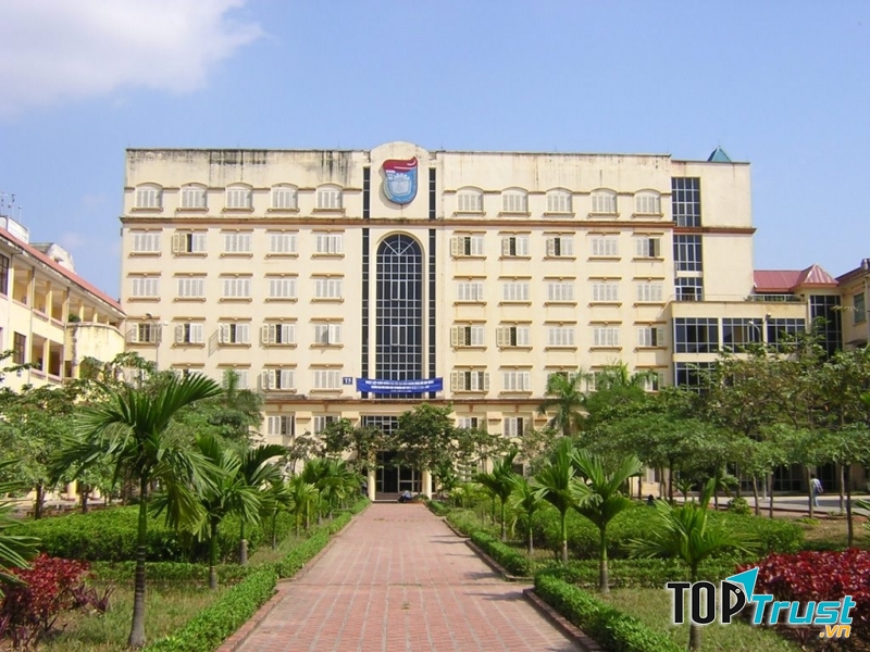 Khuôn viên trường đại học Khoa học Tự nhiên - Đại học Quốc gia Hà Nội