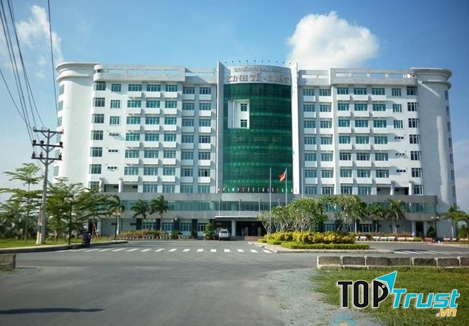 Trường được thiết kế hiện đại, khang trang