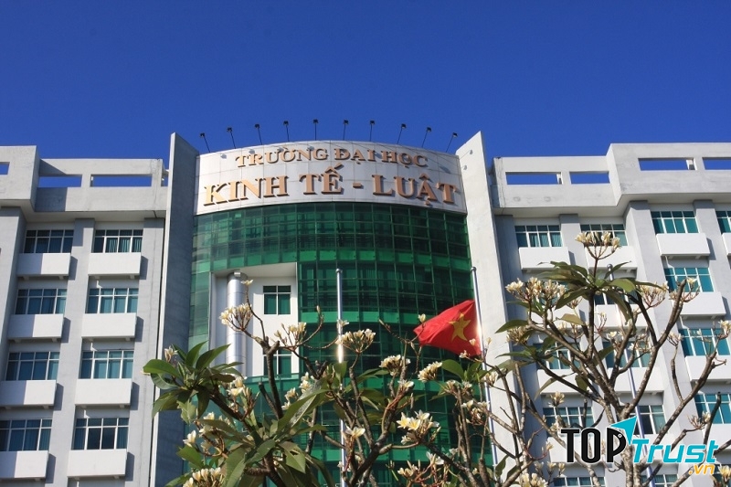 Trường Đại học Kinh tế - Luật