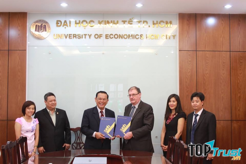 Đại học Kinh Tế TP.HCM (UEH)