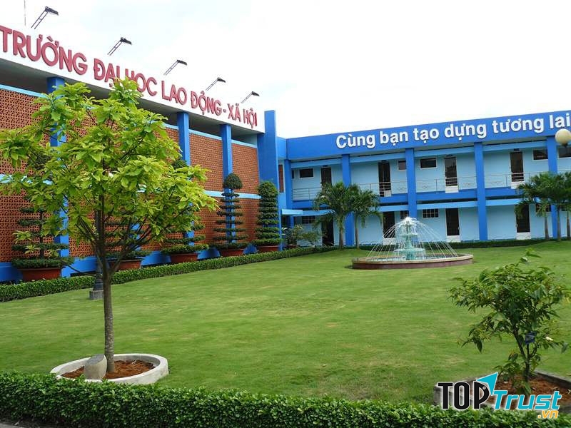 Trường Đại học lao động và xã hội.