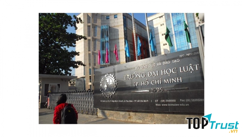 Đại học Luật TP. HCM