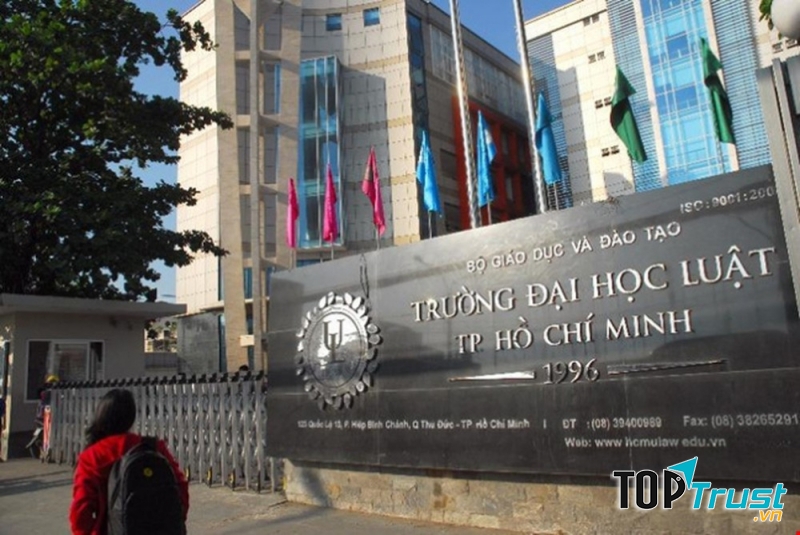 Trường đại học Luật TPHCM