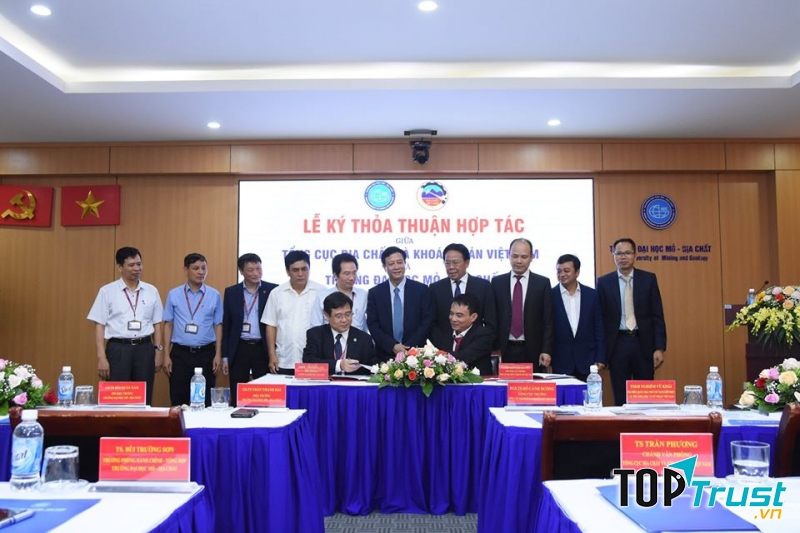 Đại học Mỏ - Địa chất