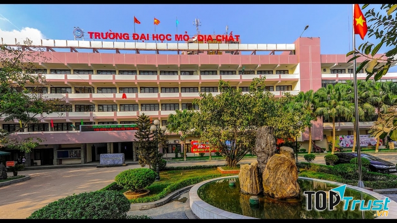 Đại học Mỏ - Địa chất (Cơ sở Hà Nội)