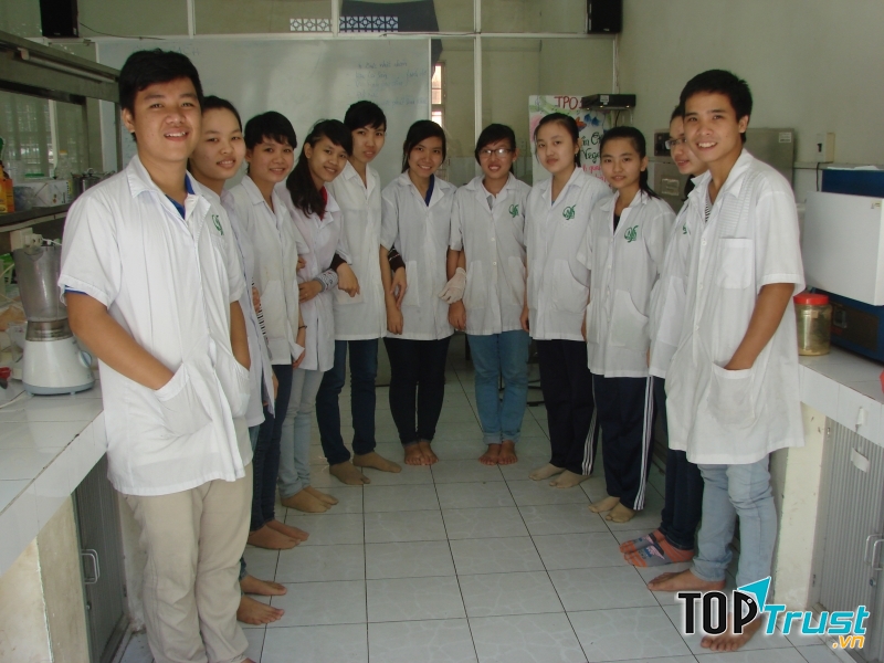 Sinh viên ngành Công nghệ sinh học