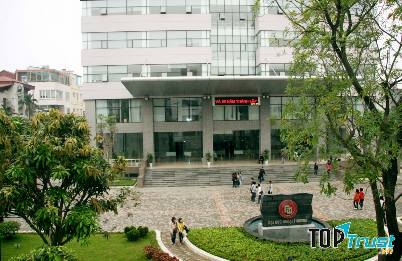 Đại học Ngoại Thương - Internet