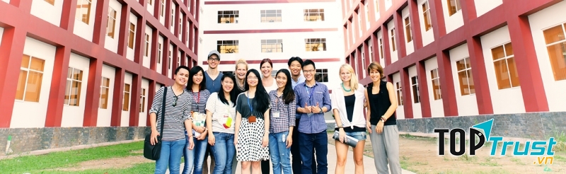 Sinh viên khoa quản trị kinh doanh- trường ĐạỊ học Quốc tế TP HCM