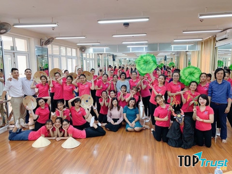 Sinh viên khoa Giáo dục mầm non Sư phạm Hà Nội 2