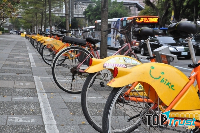 Người Đài Loan cũng thường sử dụng xe đạp công cộng ubike.