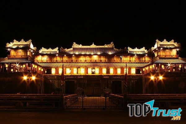 Đêm ở đại nội Huế