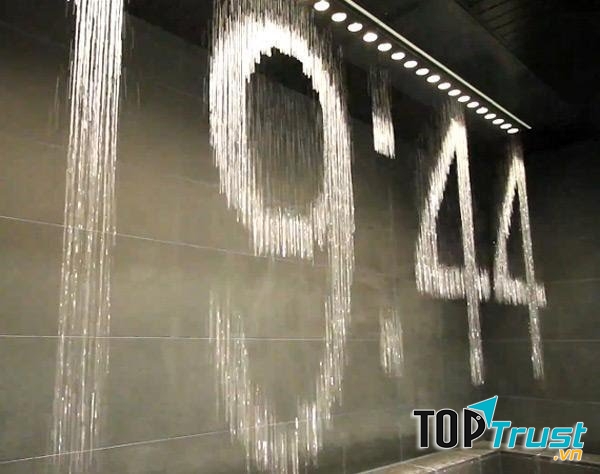 Đài phun nước đồng hồ, Osaka, Japan