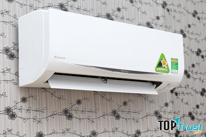 Máy lạnh Daikin 1 HP FTKC25QVMV