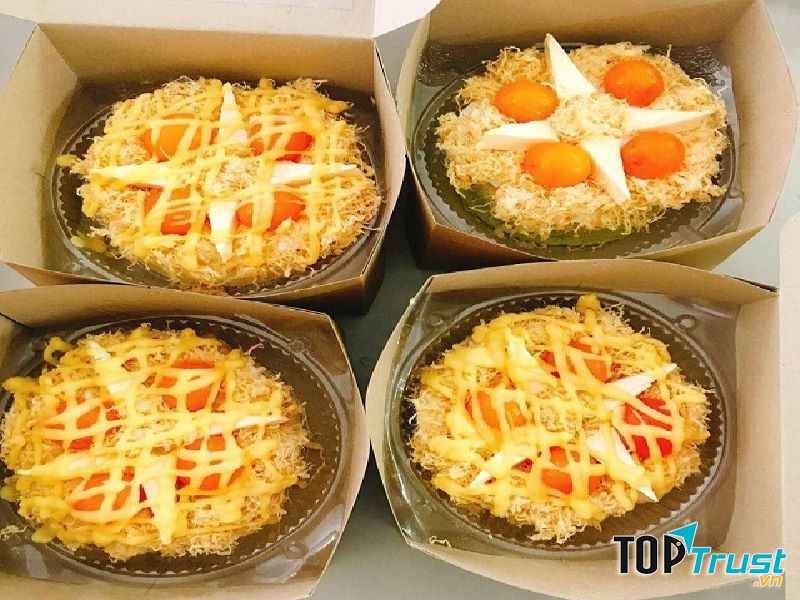 Bánh bông lan trứng muối thơm ngon vô cùng