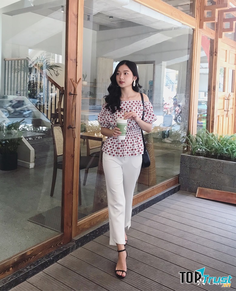 Đa số đều là mẫu thiết kế đảm bảo đường may chắc chắn, vải mềm mịn, không lo đụng hàng.  ﻿