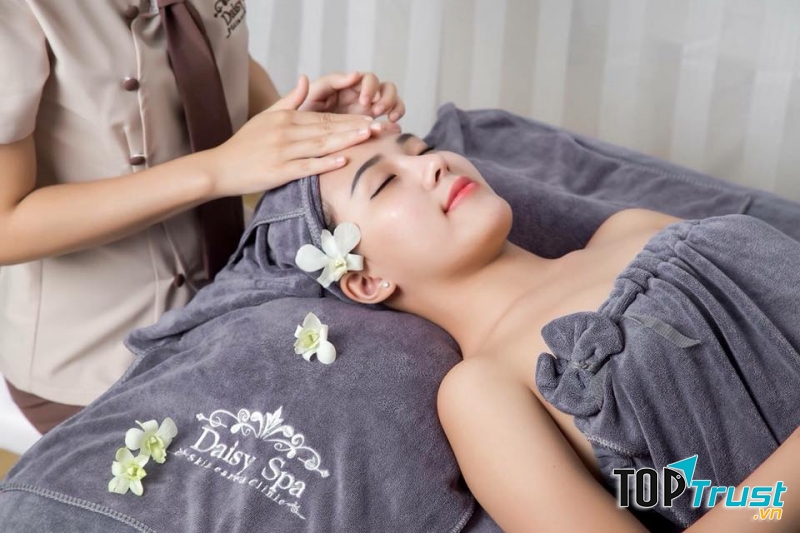 Daisy Spa phục vụ khách hàng với tiêu chí “tận tâm vì sự hài lòng của khách hàng”.