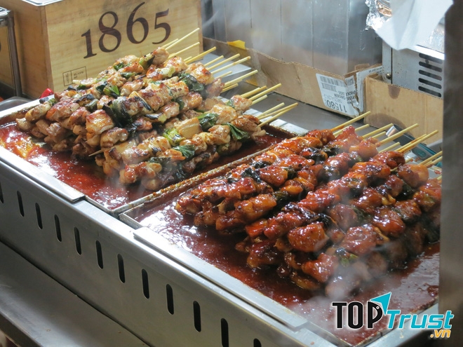 Dakkochi - Gà rán xiên que