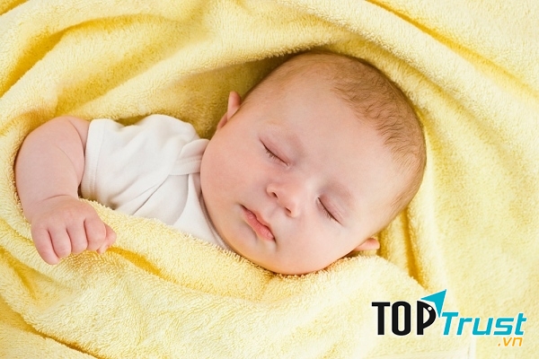 Một giấc ngủ sâu giúp trẻ khỏe khoắn hơn.