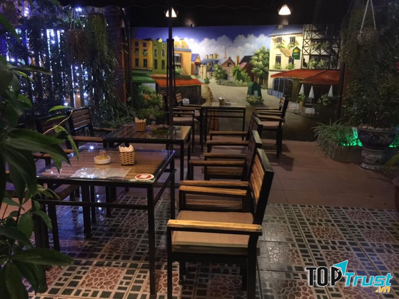 Không gian Đầm Xanh Coffee