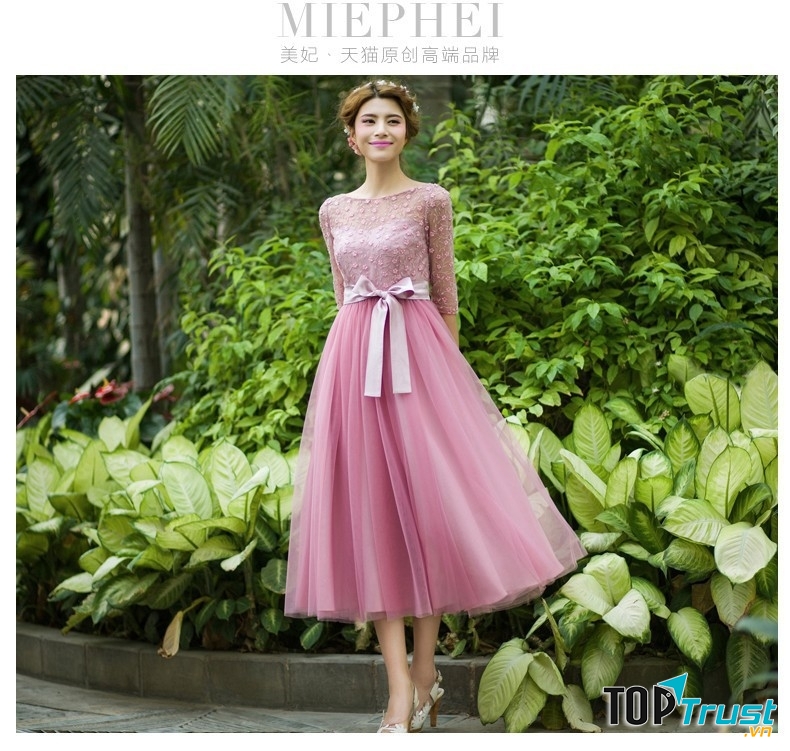 Chiếc đầm xòe sẽ giúp các cô gái trông giống như một nàng công chúa bước ra từ câu chuyện cổ tích