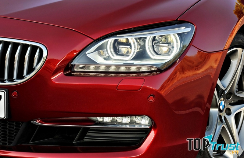 Đan Mạch - Lái xe luôn phải bật đèn xe