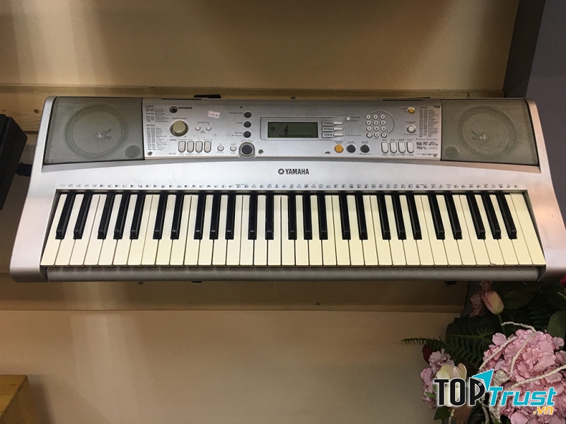 Đàn Organ Yamaha PSR E303