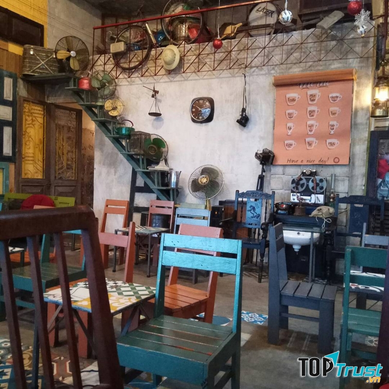 Danang 1975 Cafe - Cà phê đồ cổ