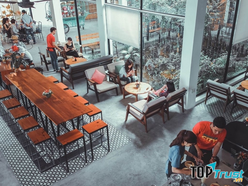 Danang souvenirs & cafe